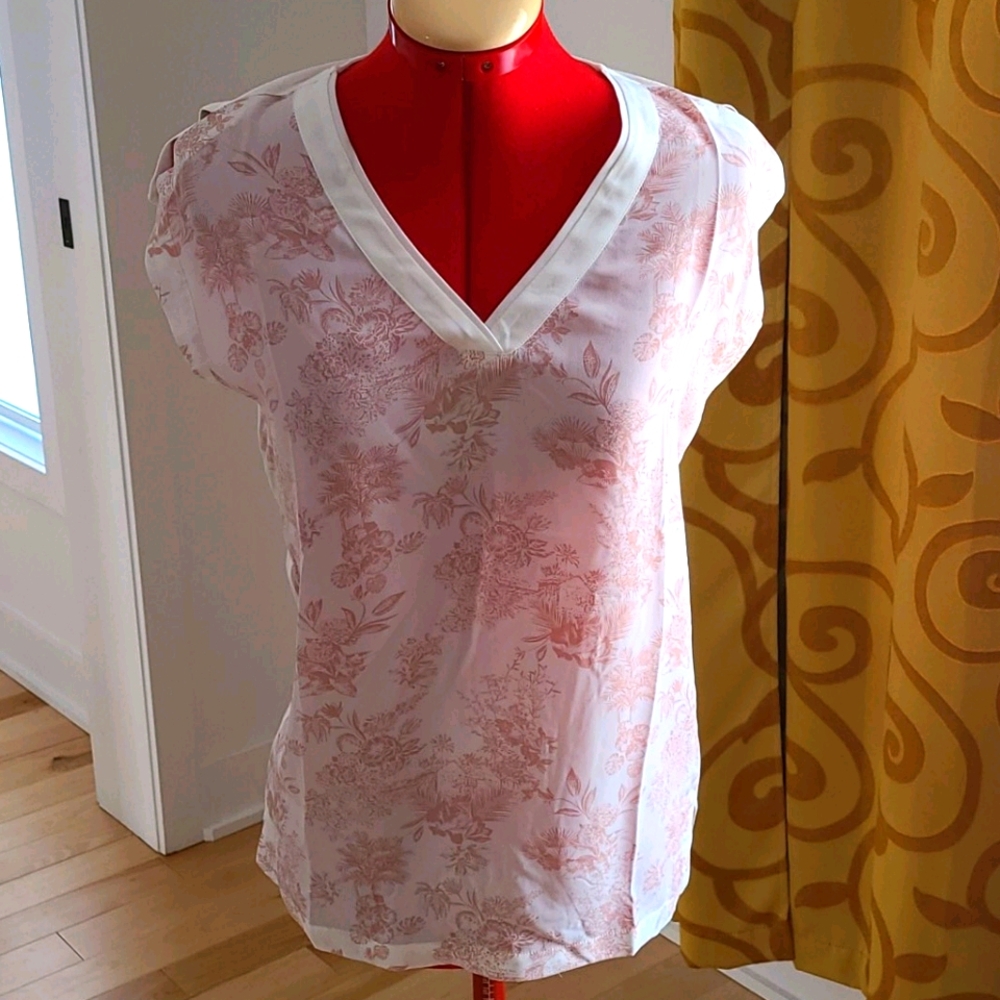 RW&CO sleevless top
